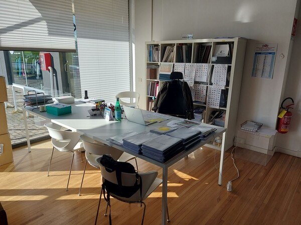 1#8119 Arredi per ufficio e negozio in vendita - foto 3