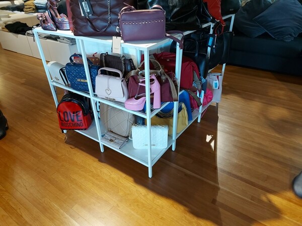 1#8119 Arredi per ufficio e negozio in vendita - foto 55