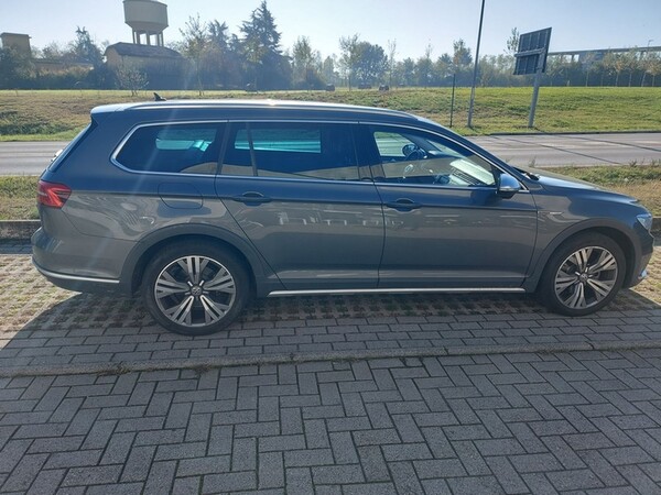 76#8119 Autovettura VolksWagen Passat in vendita - foto 3