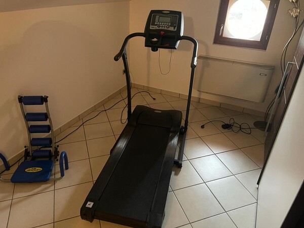 1#8132 Macchine da cucire e attrezzatura palestra in vendita - foto 12