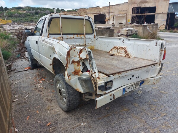 2#8135 Autocarro Pick Up Tata 4x4 in vendita - foto 3