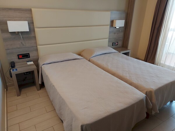 1#8146 Arredi per camere hotel in vendita - foto 16