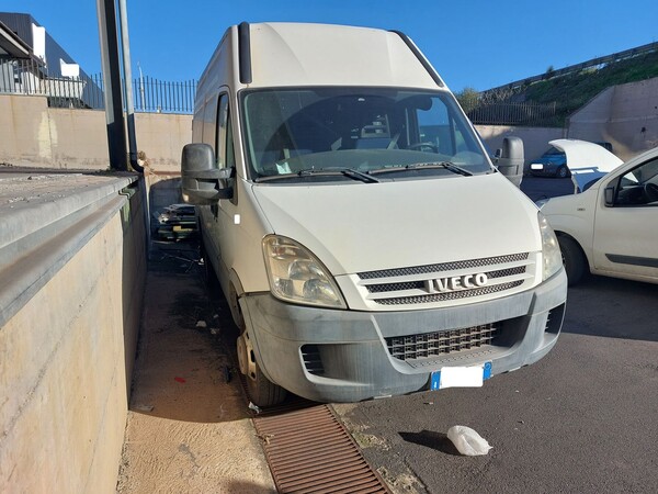 3#8158 Furgone Iveco Daily 35C12 2.3 HPI in vendita - foto 1