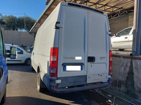 3#8158 Furgone Iveco Daily 35C12 2.3 HPI in vendita - foto 4