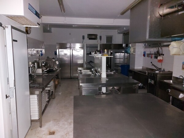 1#8172 Attrezzature ed arredo per ristorazione in vendita - foto 2