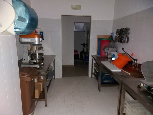1#8172 Attrezzature ed arredo per ristorazione in vendita - foto 4