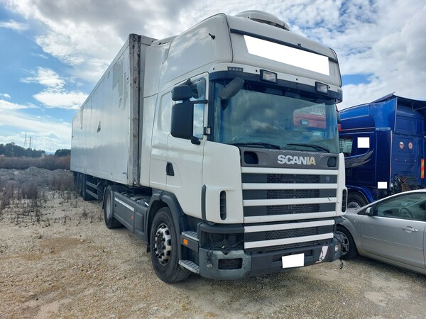 13#8177 Trattore stradale Scania e Semirimorchio isotermico Schmitz in vendita - foto 2