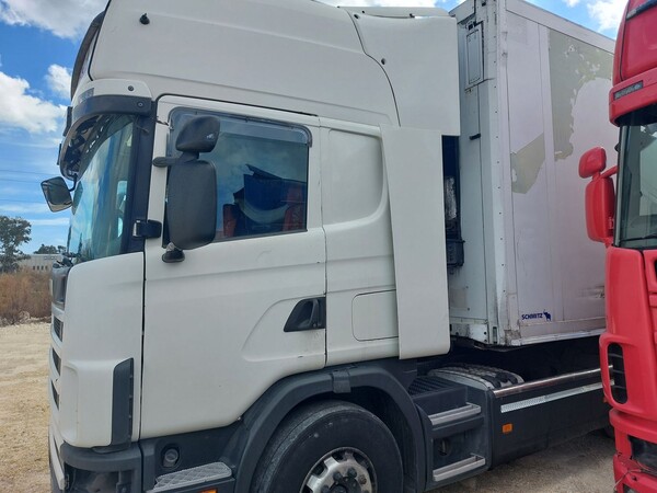 13#8177 Trattore stradale Scania e Semirimorchio isotermico Schmitz in vendita - foto 4