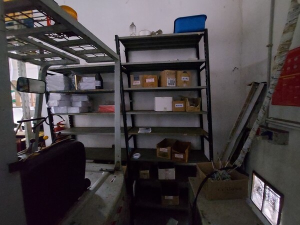 3#8179 Scaffalature in metallo e transpallet in vendita - foto 4