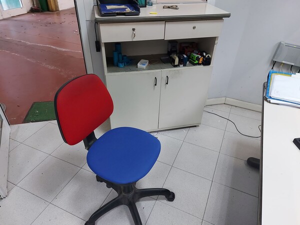 46#8179 Arredamento da ufficio e macchine elettroniche in vendita - foto 3