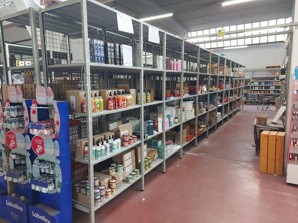 65#8179 Prodotti cosmetici e per la cura del corpo in vendita - foto 15