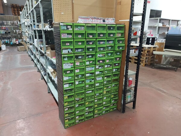 66#8179 Scaffalature e Carrello elevatore OM e Arredamento da ufficio in vendita - foto 27