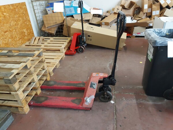 66#8179 Scaffalature e Carrello elevatore OM e Arredamento da ufficio in vendita - foto 40
