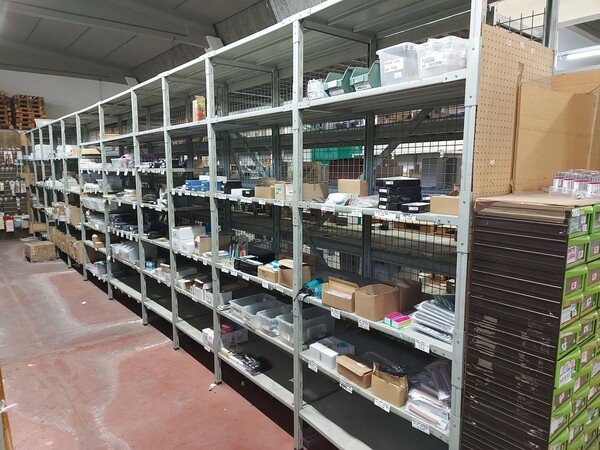 66#8179 Scaffalature e Carrello elevatore OM e Arredamento da ufficio in vendita - foto 49