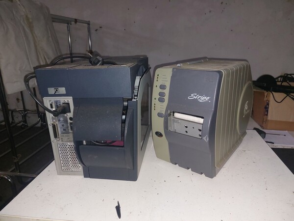 1#8180 Rimanenze di magazzino abbigliamento e macchine per confezionamento in vendita - foto 24