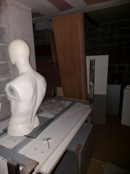 1#8182 Arredamento per negozio di abbigliamento in vendita - foto 2