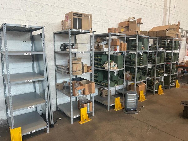 4#8183 Scaffalature e giacenze di magazzino in vendita - foto 4