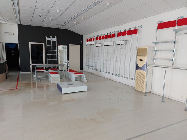 1#8185 Arredamento per negozio in vendita - foto 3