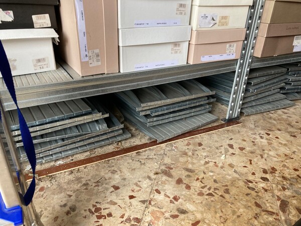 32#8193 Scaffalature ed attrezzature elettroniche in vendita - foto 6