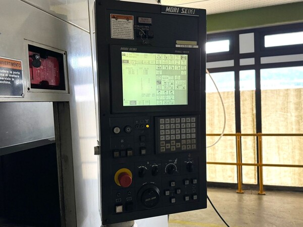6#8195 Centro di lavoro verticale Mori Seiki in vendita - foto 4