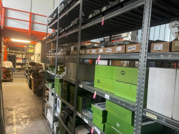 2#8204 Giacenze di magazzino di ferramenta in vendita - foto 9