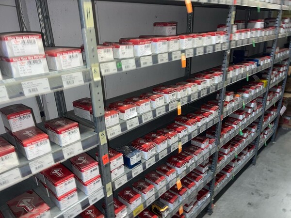 4#8204 Giacenze di magazzino di chiavi vergini in vendita - foto 12
