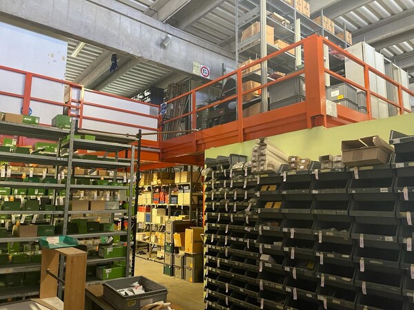10#8205 Soppalco e scaffalatura leggera in vendita - foto 1