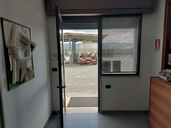 1#8211 Cessione di azienda svolgente l'esercizio di deposito carburanti in vendita - foto 8