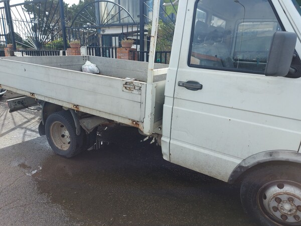 2#8215 Autocarro Iveco in vendita - foto 4