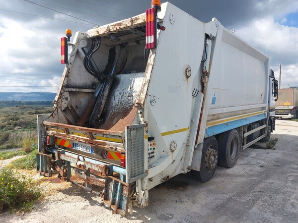 21#8219 Autocarro Mercedes Benz Actros 2531 in vendita - foto 4