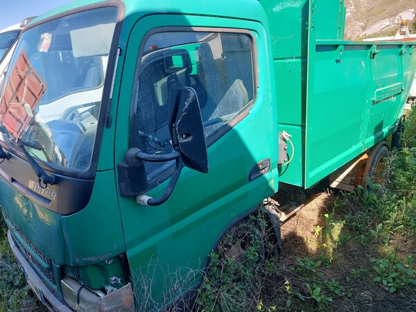 6#8219 Autocarro Mitsubishi Canter 3S11 in vendita - foto 2