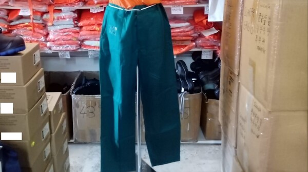 4#8224 Pantaloni da lavoro in vendita - foto 1