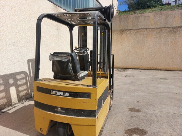 4#8225 Carrello sollevatore elettrico Caterpillar F25 in vendita - foto 3