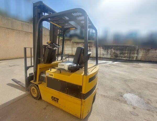 4#8225 Carrello sollevatore elettrico Caterpillar F25 in vendita - foto 6