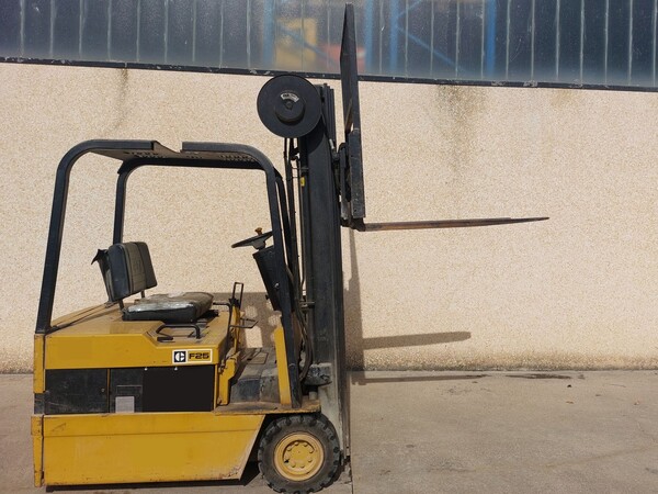 4#8225 Carrello sollevatore elettrico Caterpillar F25 in vendita - foto 7