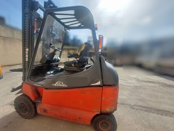 8#8225 Carrello sollevatore elettrico Linde E30-02 in vendita - foto 7