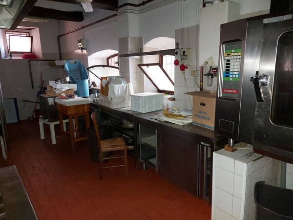 1#8228 Attrezzature ed arredo per ristorazione in vendita - foto 2