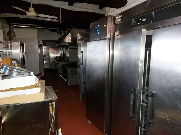 1#8228 Attrezzature ed arredo per ristorazione in vendita - foto 4