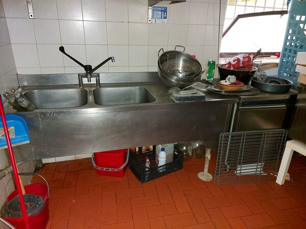 1#8228 Attrezzature ed arredo per ristorazione in vendita - foto 6