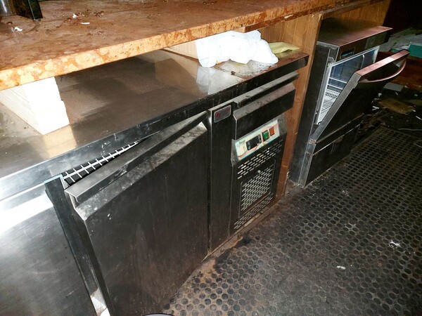 1#8228 Attrezzature ed arredo per ristorazione in vendita - foto 28
