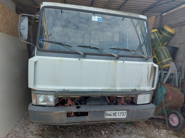 2#8234 Autocarro Iveco con braccio gru e cassone ribaltabile in vendita - foto 1