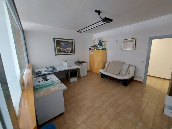 1#8239 Cessione di azienda dedita a lavorazione e commercio del vetro in vendita - foto 46