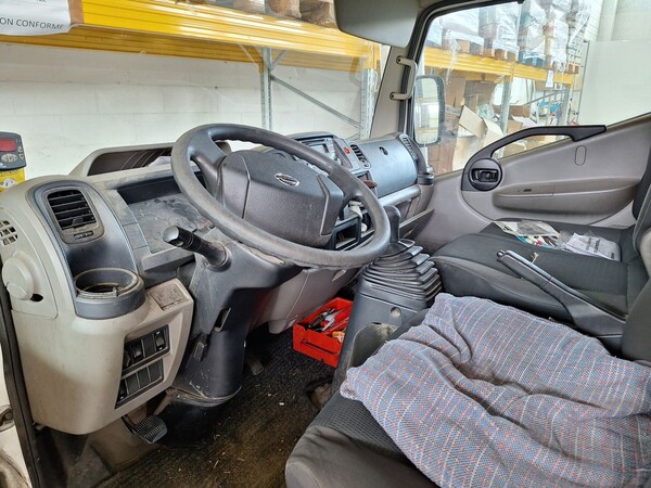 10#8242 Nissan Cabstar NT400 isotermico con gruppo frigo in vendita - foto 5
