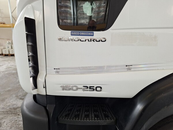 12#8242 Iveco Eurocargo 160-250 isotermico con gruppo frigo in vendita - foto 3