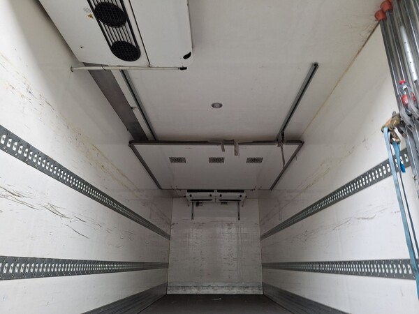12#8242 Iveco Eurocargo 160-250 isotermico con gruppo frigo in vendita - foto 7