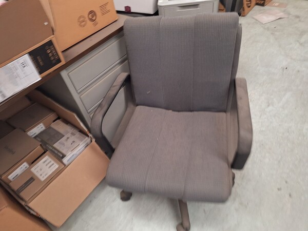 21#8242 Arredi e macchine elettroniche da ufficio. in vendita - foto 38