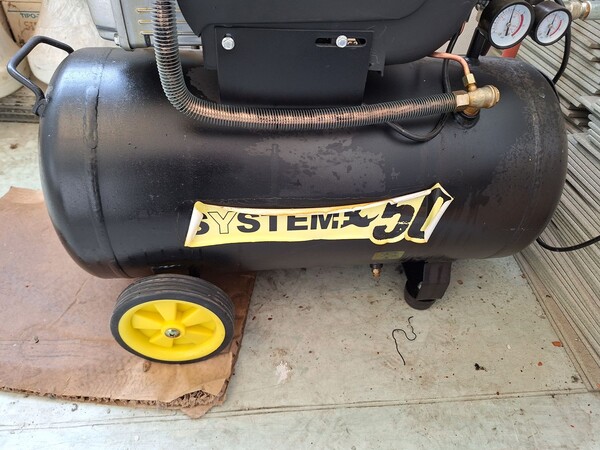 21#8242 Arredi e macchine elettroniche da ufficio. in vendita - foto 46