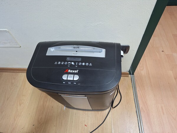 21#8242 Arredi e macchine elettroniche da ufficio. in vendita - foto 101