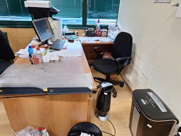 21#8242 Arredi e macchine elettroniche da ufficio. in vendita - foto 102