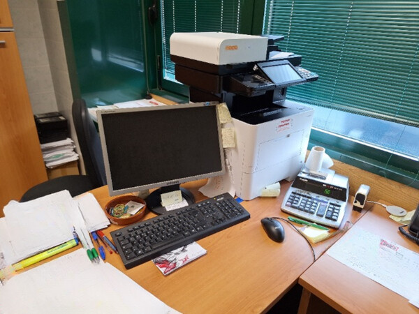 21#8242 Arredi e macchine elettroniche da ufficio. in vendita - foto 103